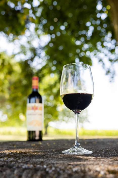 photo verre et bouteille